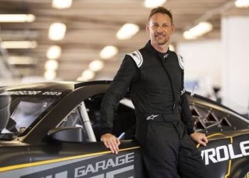 F1 Champion Jenson Button tries for Le Mans finish