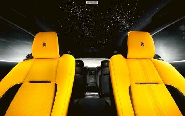 Rolls Royce Black Badge Wraith Black Arrow seat