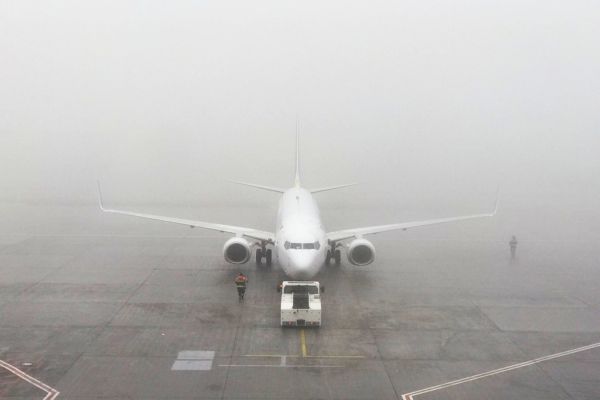 Fog at Airport causing flight delays (1)