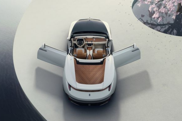 Rolls-Royce Arcadia Droptail, a luxury on wheels