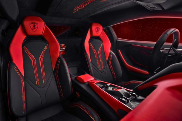 Lamborghini Revuelto interior