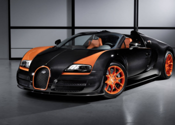 Bugatti Mistral Sets 282mph World Record for Open-Top Cars