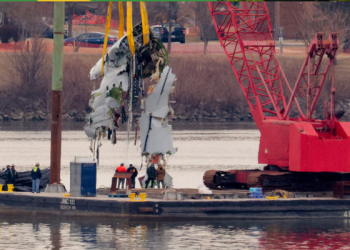 DC plane-helicopter crash