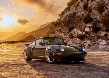 Porsche 911 by Singer