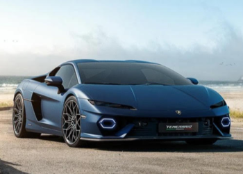 Lamborghini: Combustion engines will live “as long as possible”