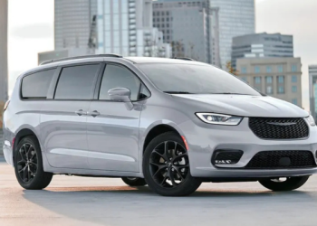 Stellantis Chrysler minivan recall