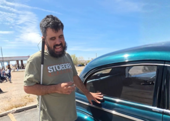 How Mike, a blind man in New Mexico, identifies car models by touch