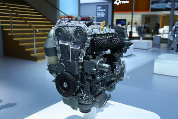 Horse Powertrain unveils methanol-powered EV range